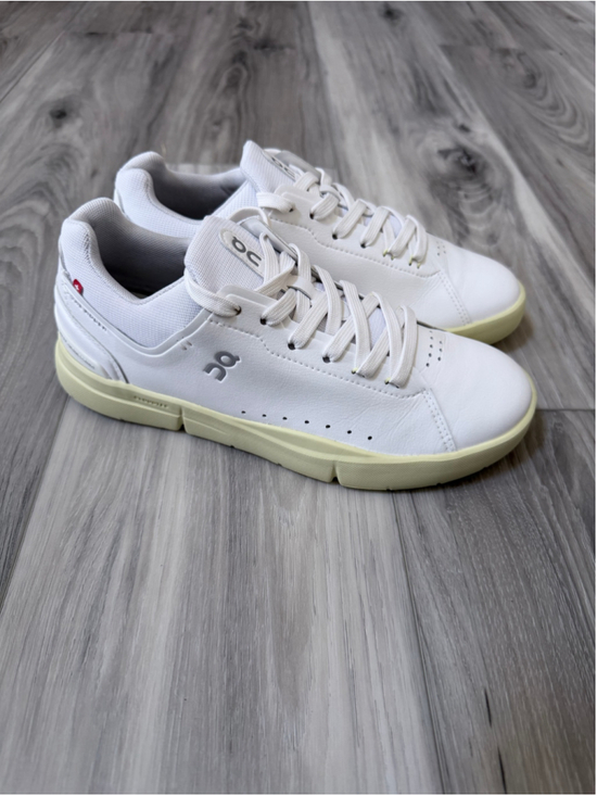 On Running Shoes - On The Roger Advantage White Hay Women’s 7.5 CloudTec Sneakers 48.98958